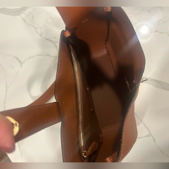 NWOT Coach Hadley Convertible Crossbody bag in Smooth Leather/Gold/Brown - Picture 4 of 7